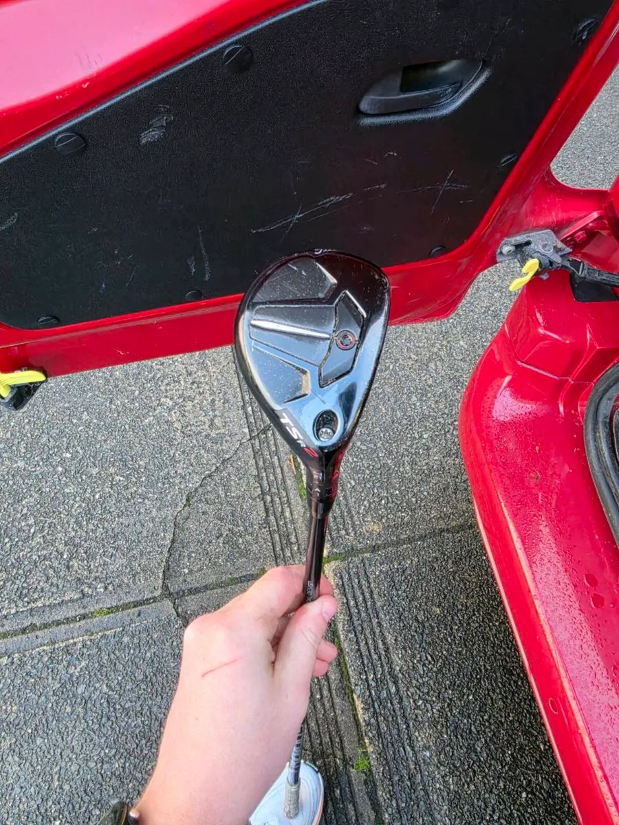 Titleist TSR2 4 hybrid - Image 1