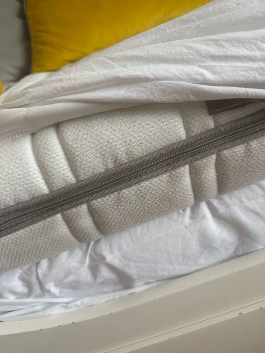 IKEA HEMNES Day-bed with 3 drawers, 2 mattresses, mattress protectors and sheets. Full package. - Image 4