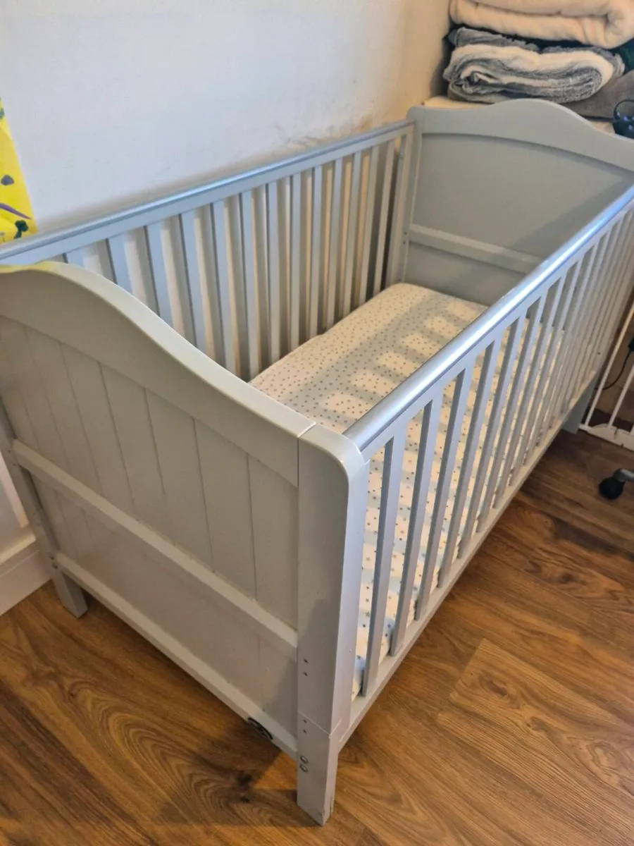 Grey babylo cot - Image 2
