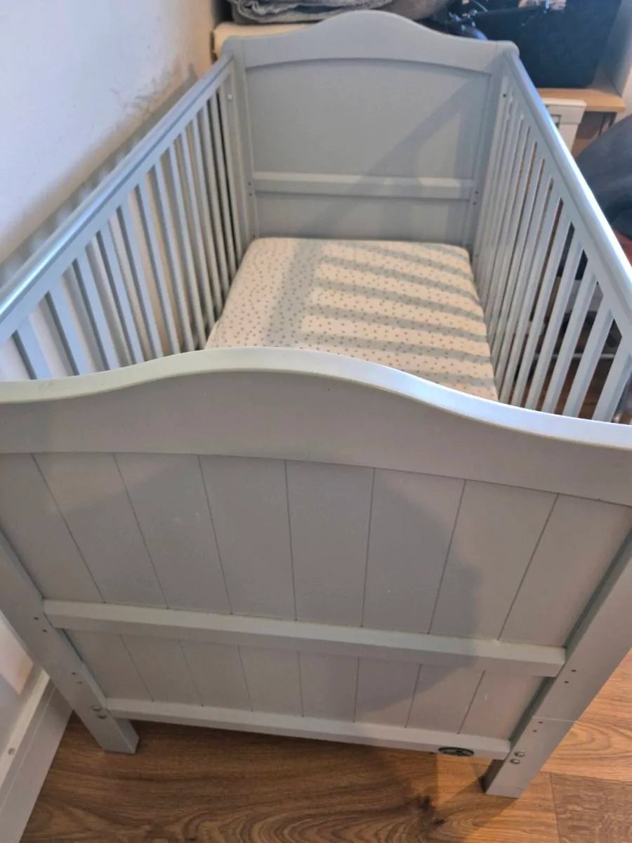 Grey babylo cot - Image 1