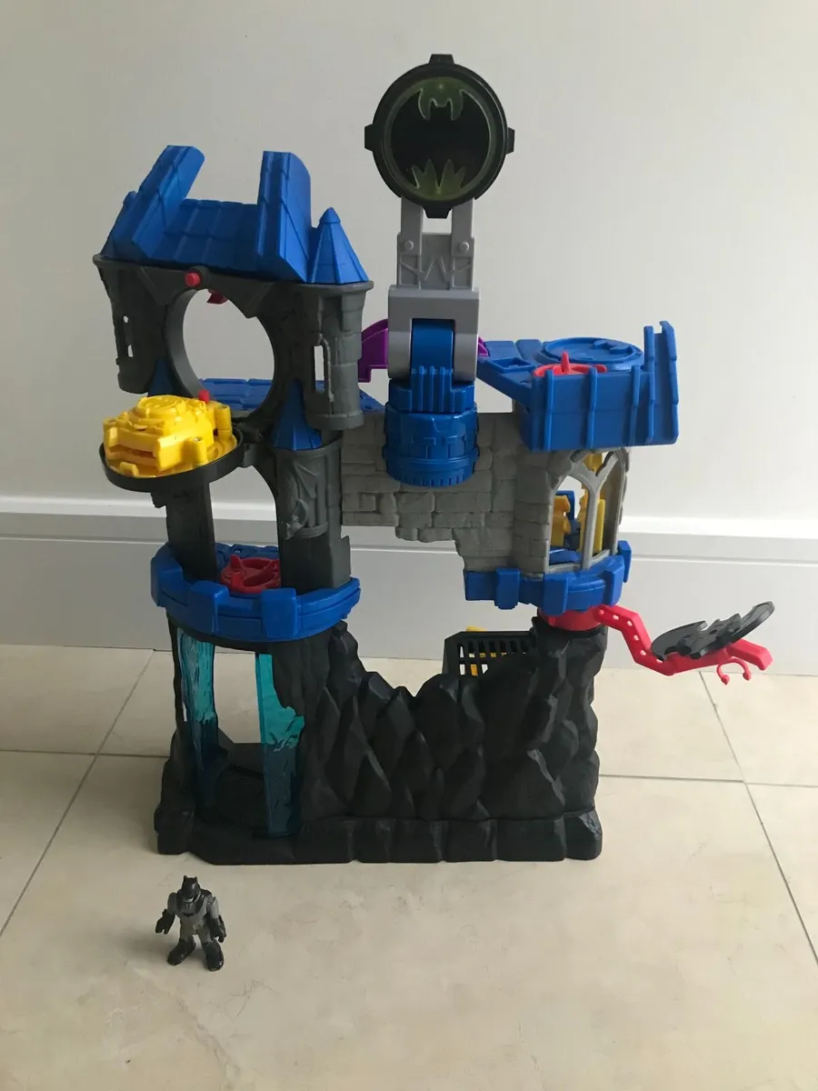 Imaginext Batman Wayne Manor Toy - Image 1