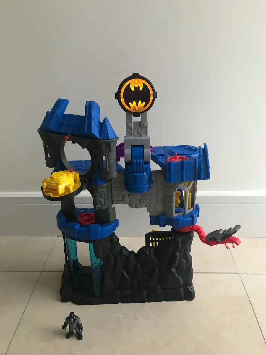 Imaginext Batman Wayne Manor Toy - Image 3