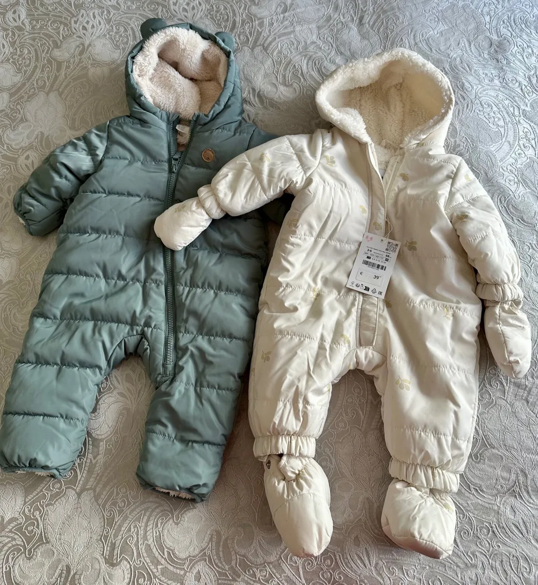 0-4m baby  2 Snowsuits - Image 1