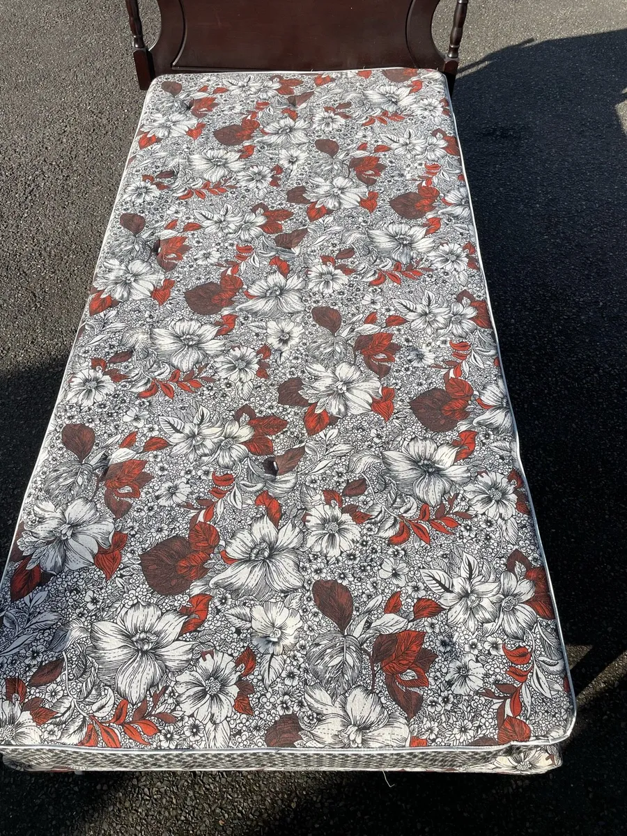 Single bed and orthopaedic mattress - Image 2