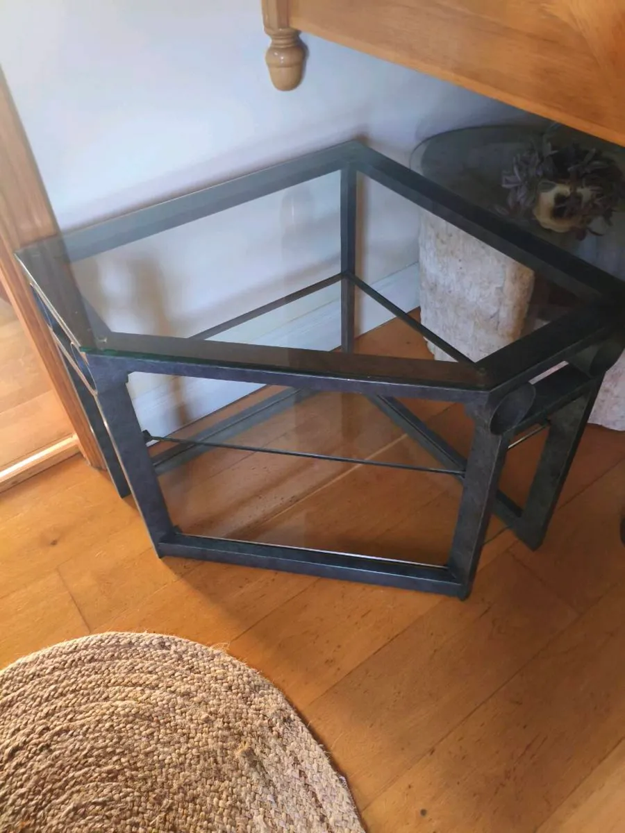 New corner table 100 euro - Image 1