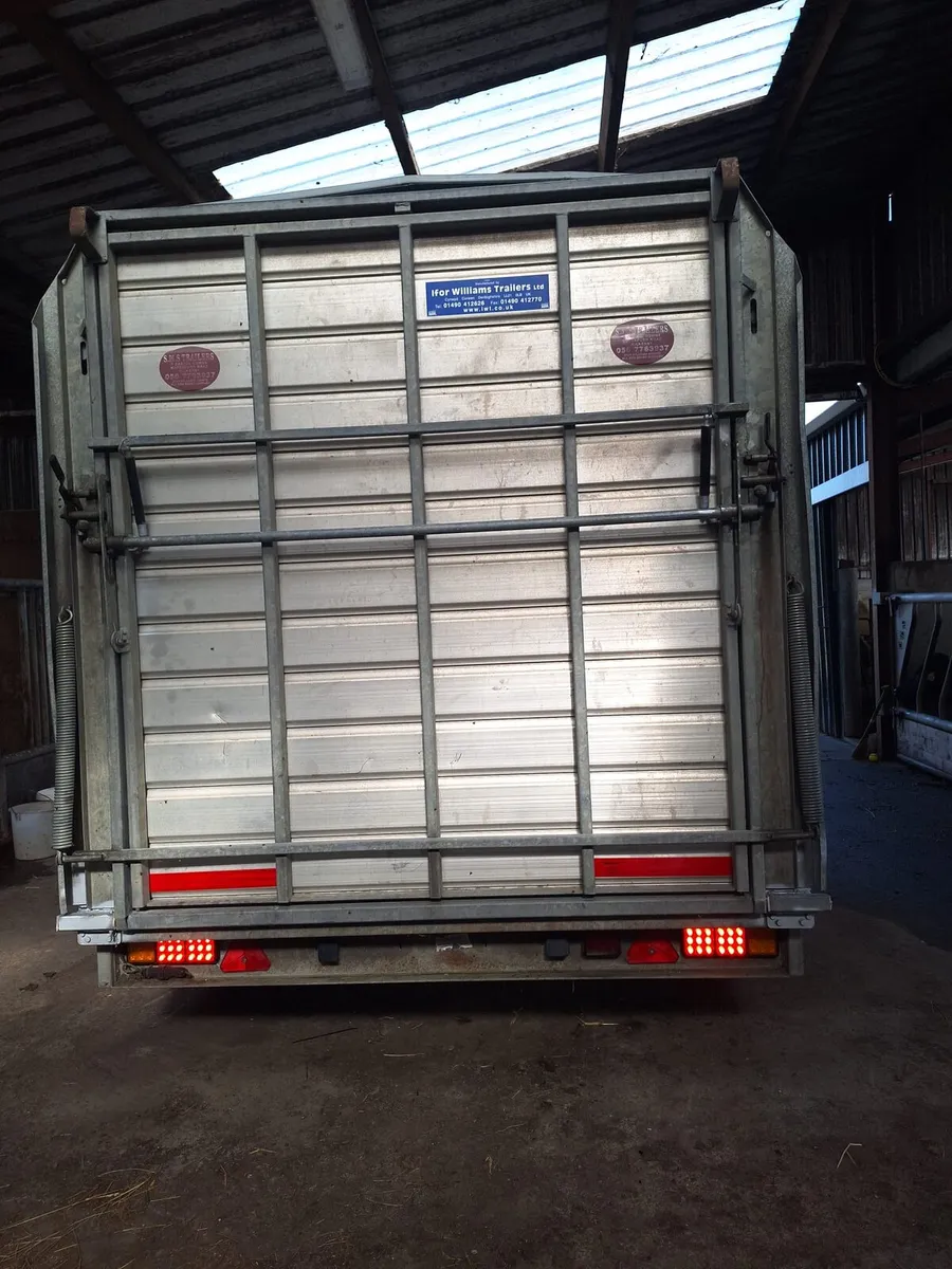 Ifor William's 12×6ft cattle and sheep box - Image 4