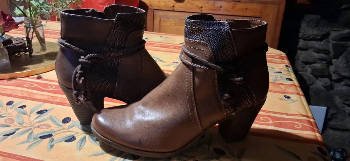Pavers ankle boots - Image 1