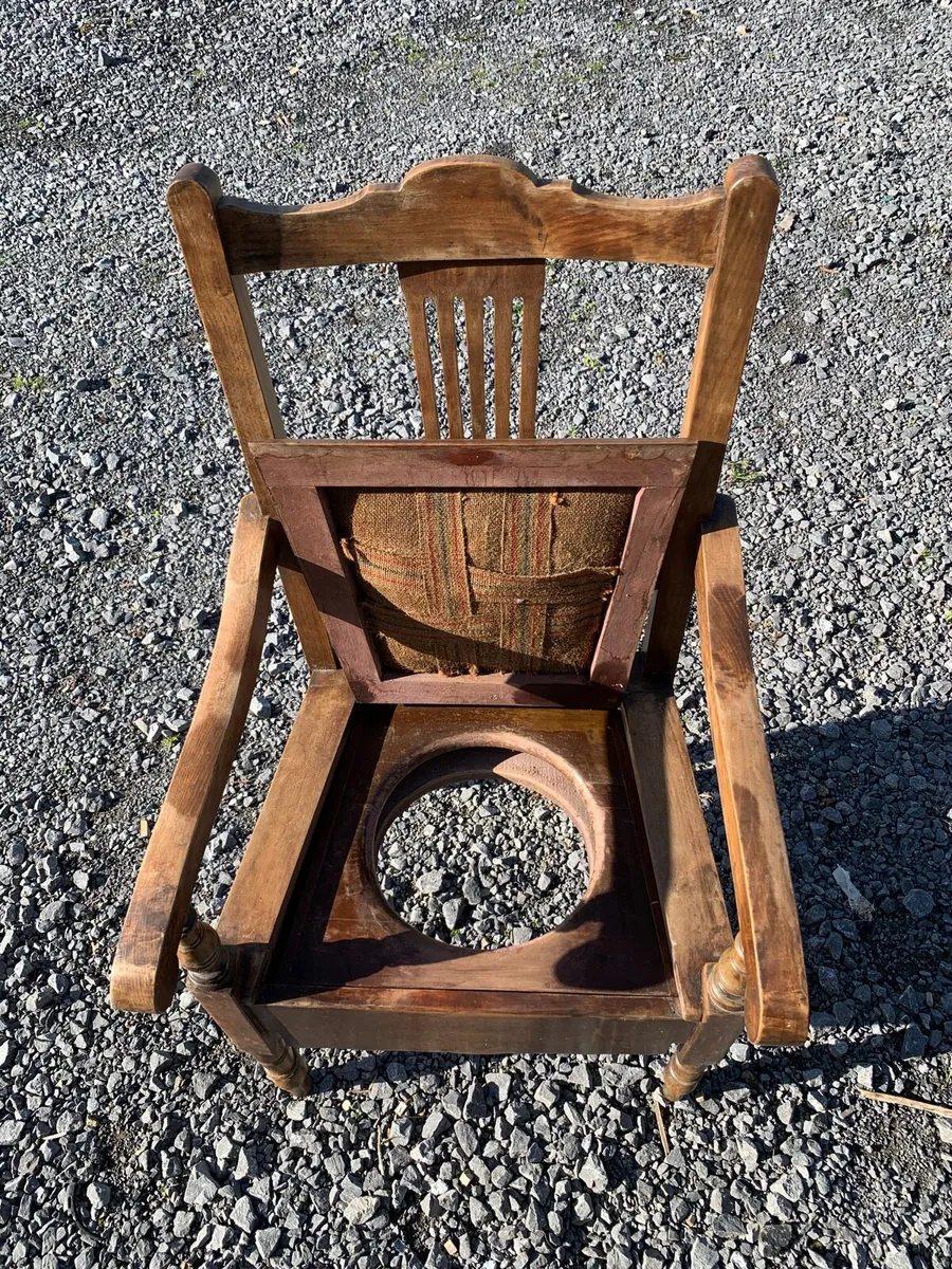 Toilet chair - Image 2
