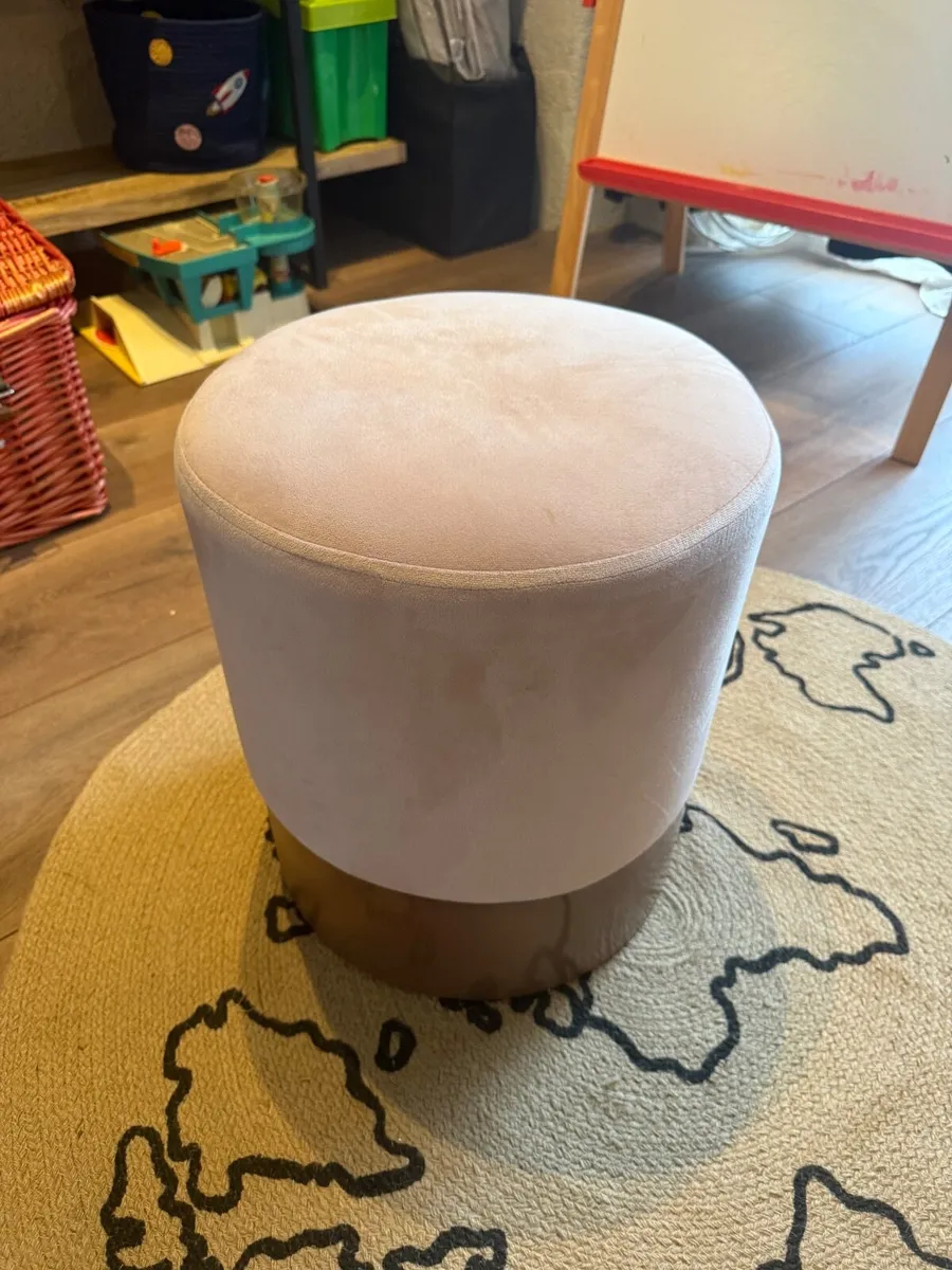 Chair / foot stool