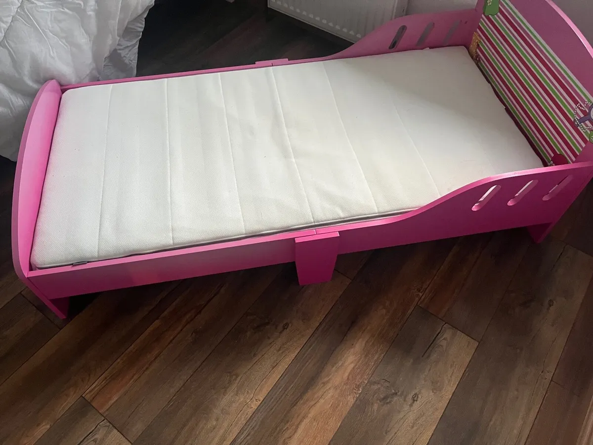 Child’s bed - Image 4