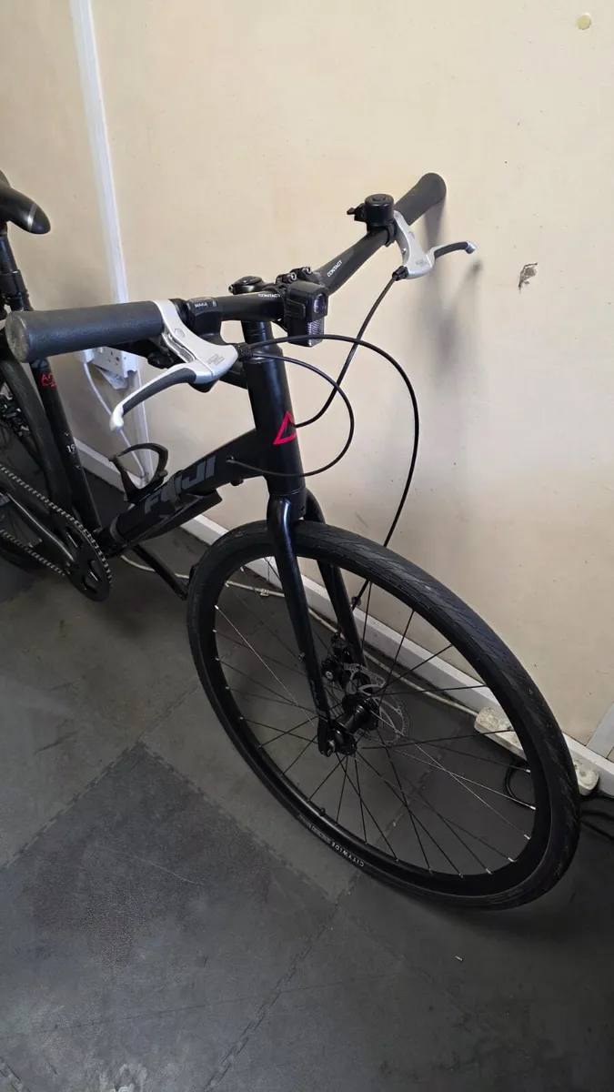 Fuji Hybrid Bike 28” / 700c – 19” Frame - Image 3