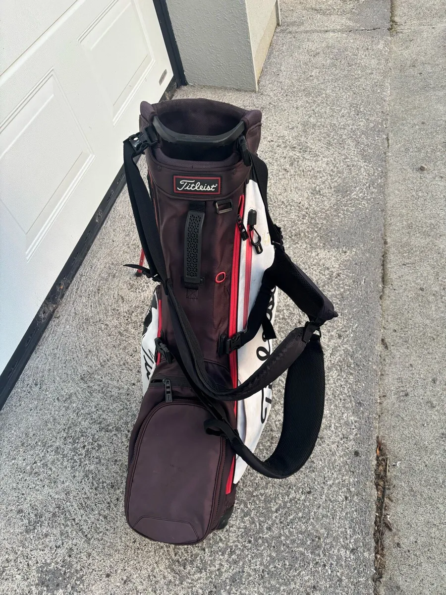 Titleist Players 4 Golf Carry Bag - Image 3