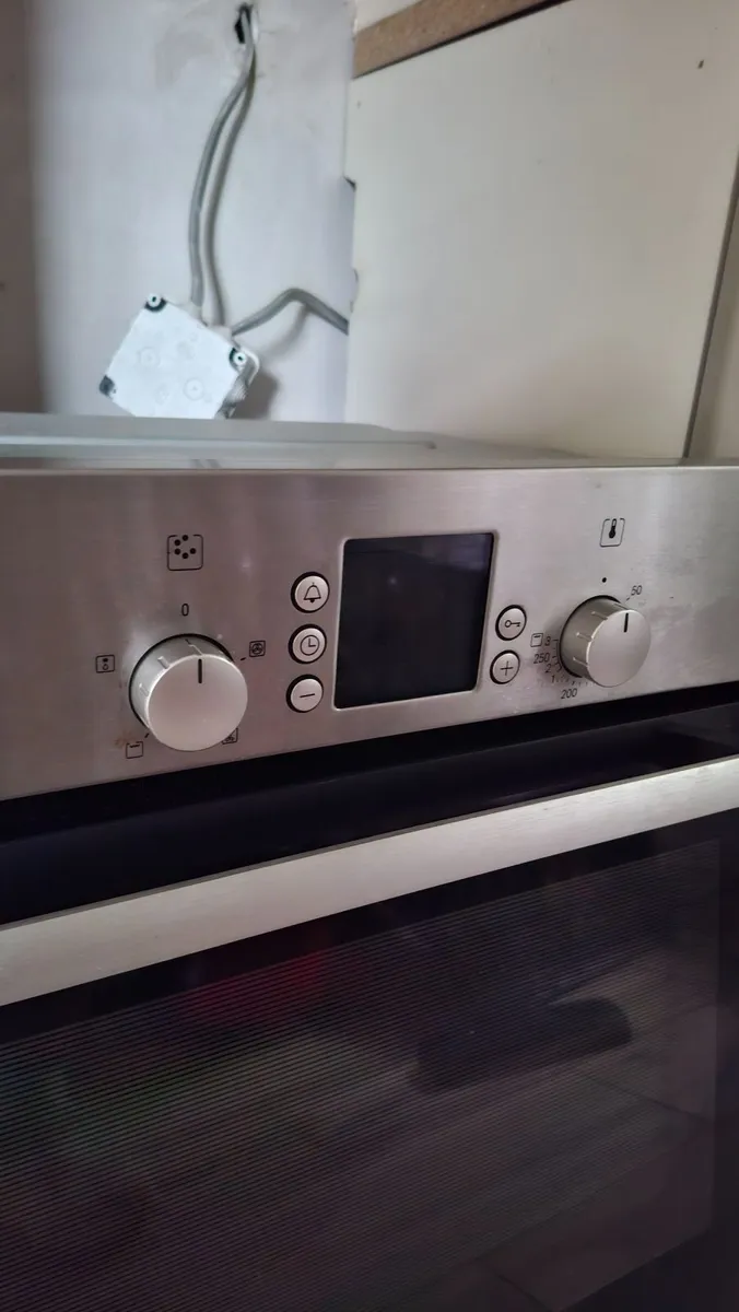 Bosch - electric oven, hob + extractor fan - Image 3