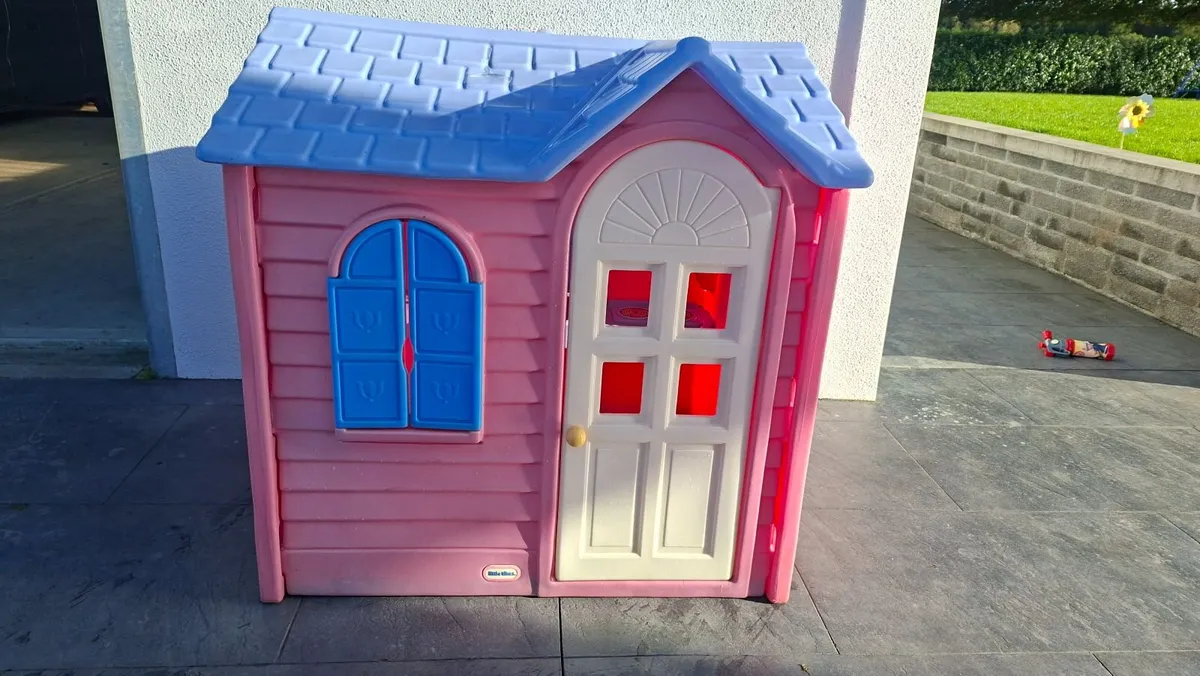 Little Tikes Play house / Country Cottage - Image 1