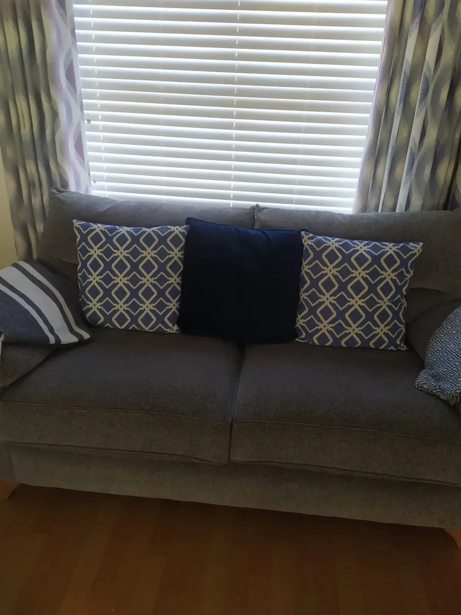 Couch - Image 2