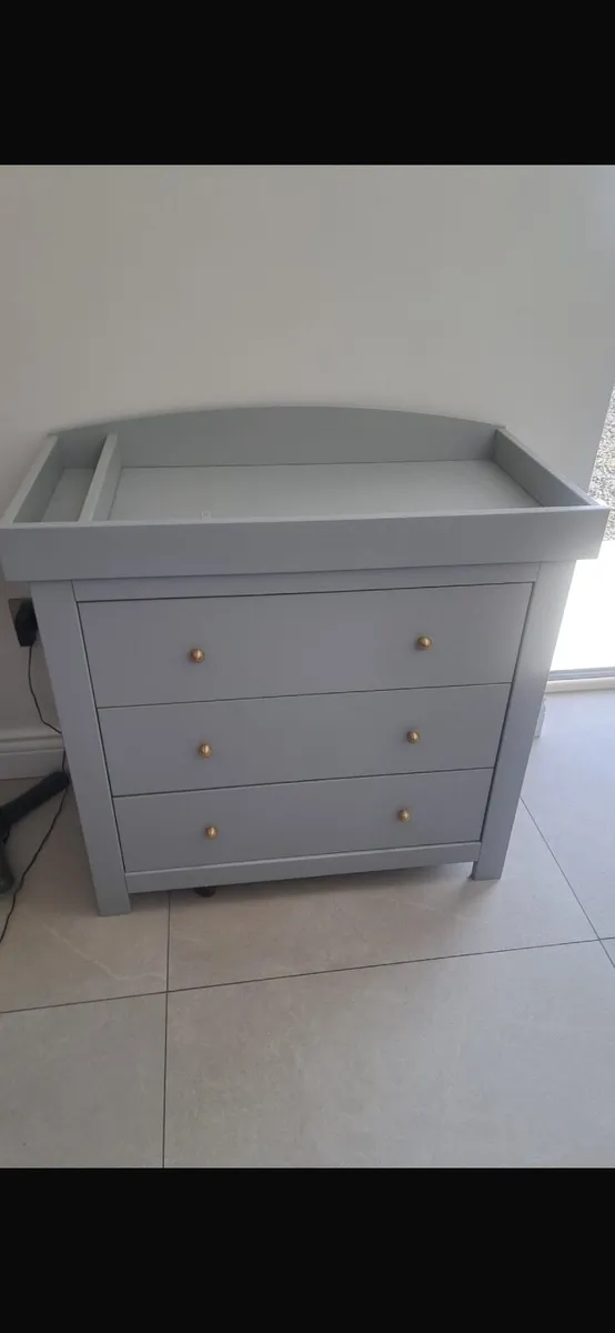 Baby changing table