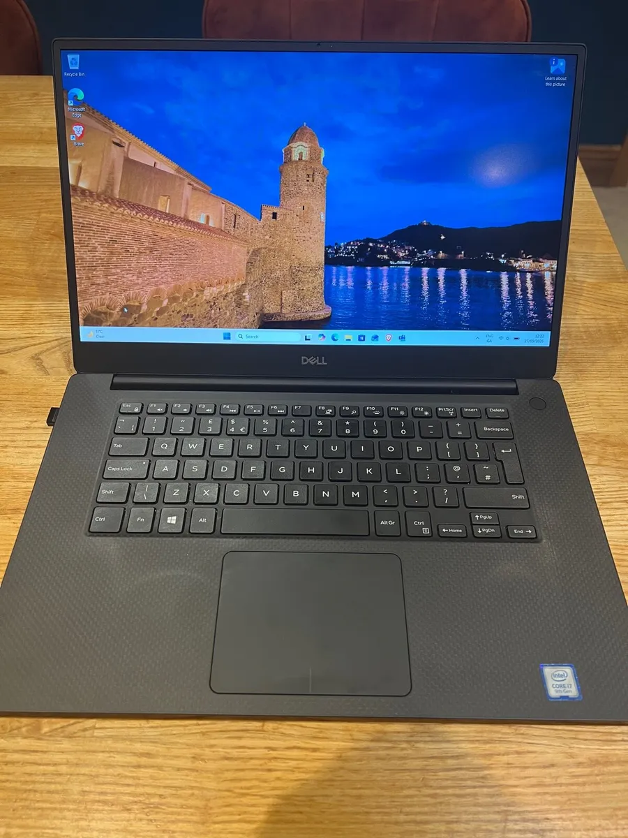 Dell XPS15 7590 - Image 1