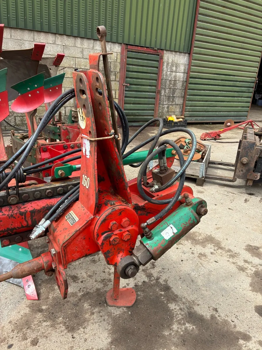 Kverneland plough - Image 4
