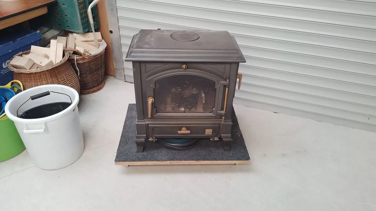 Stove with back boiler - Image 4