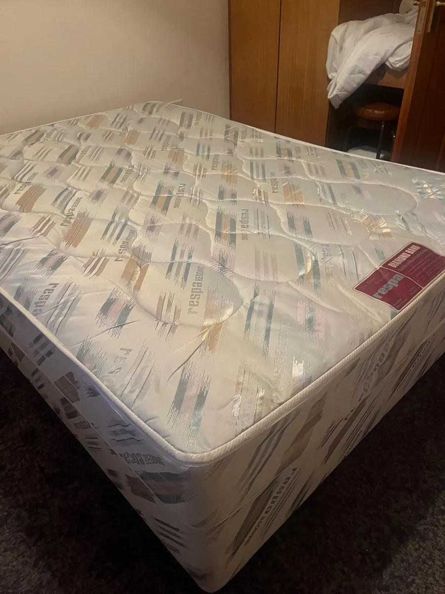 Double bed - Image 2