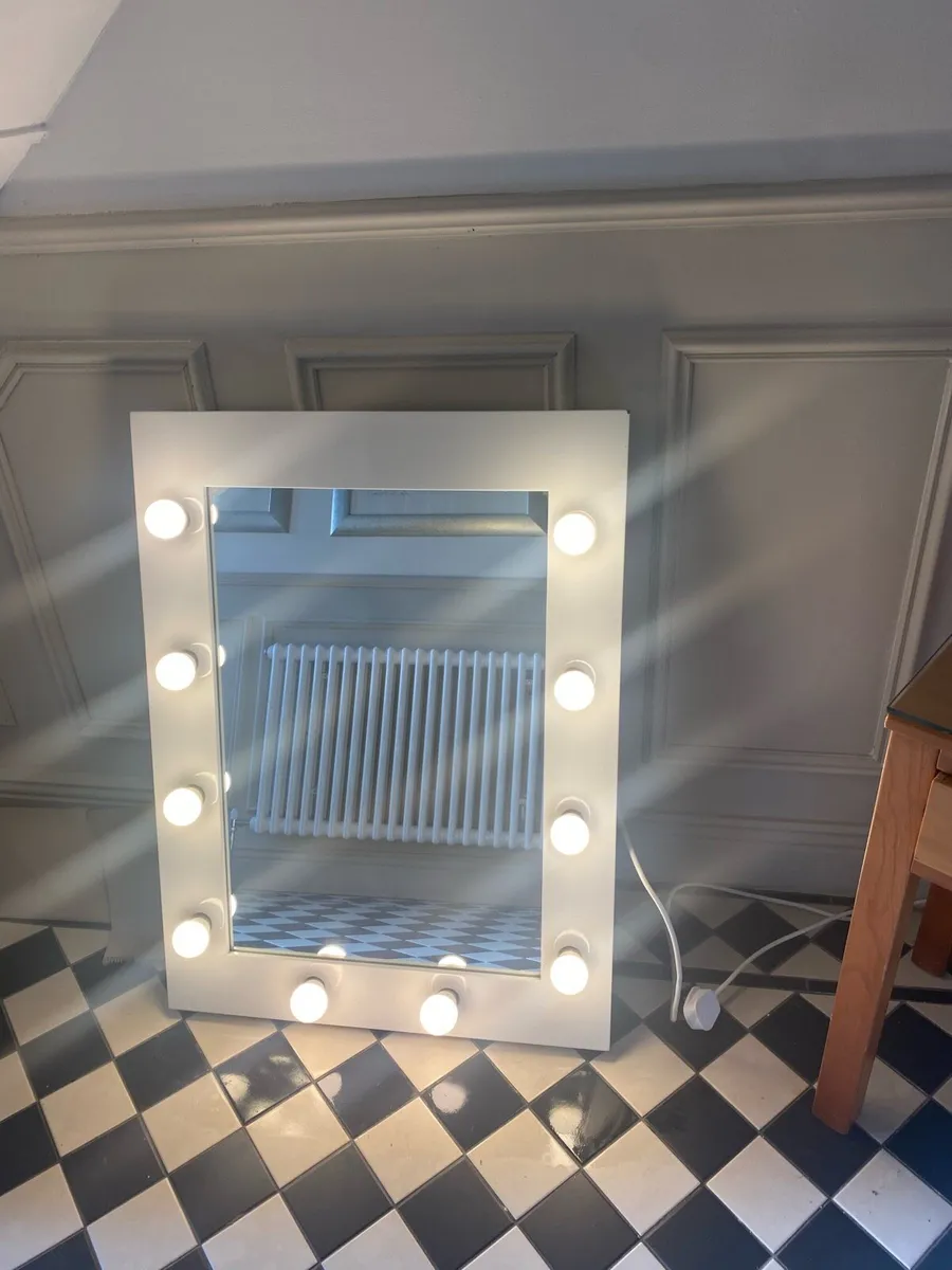 Professional make up mirror - Image 1