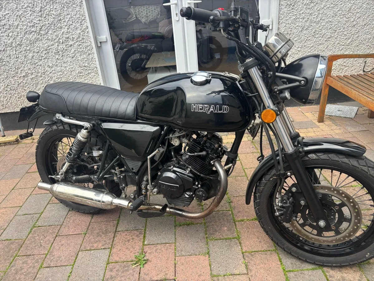 Herald 125 classic - Image 3