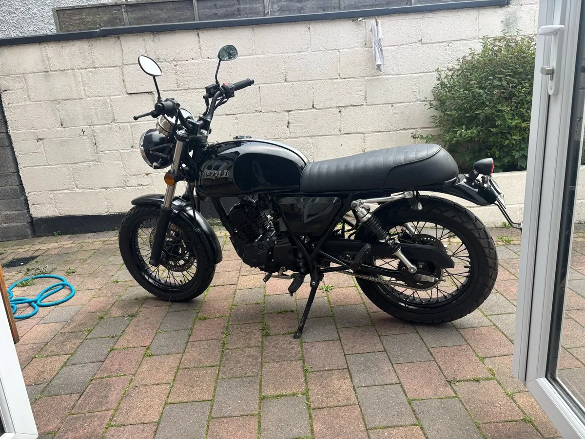 Herald 125 classic - Image 1