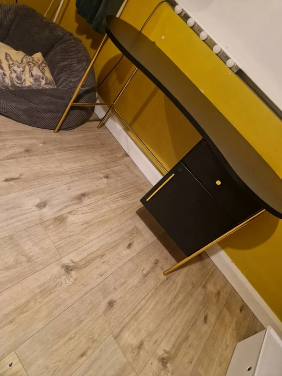Office deck - Image 2