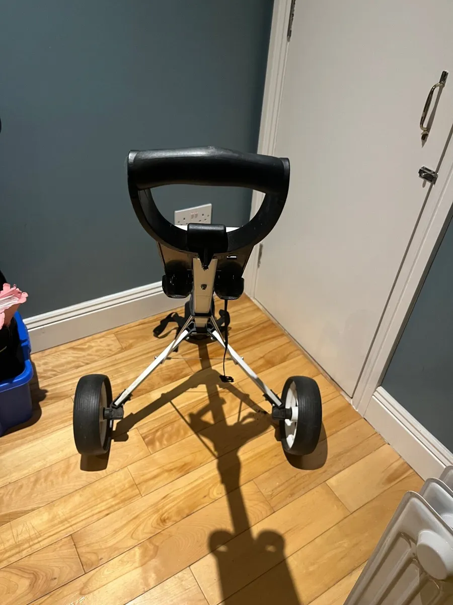Golf trolley - excellent condition - Image 4