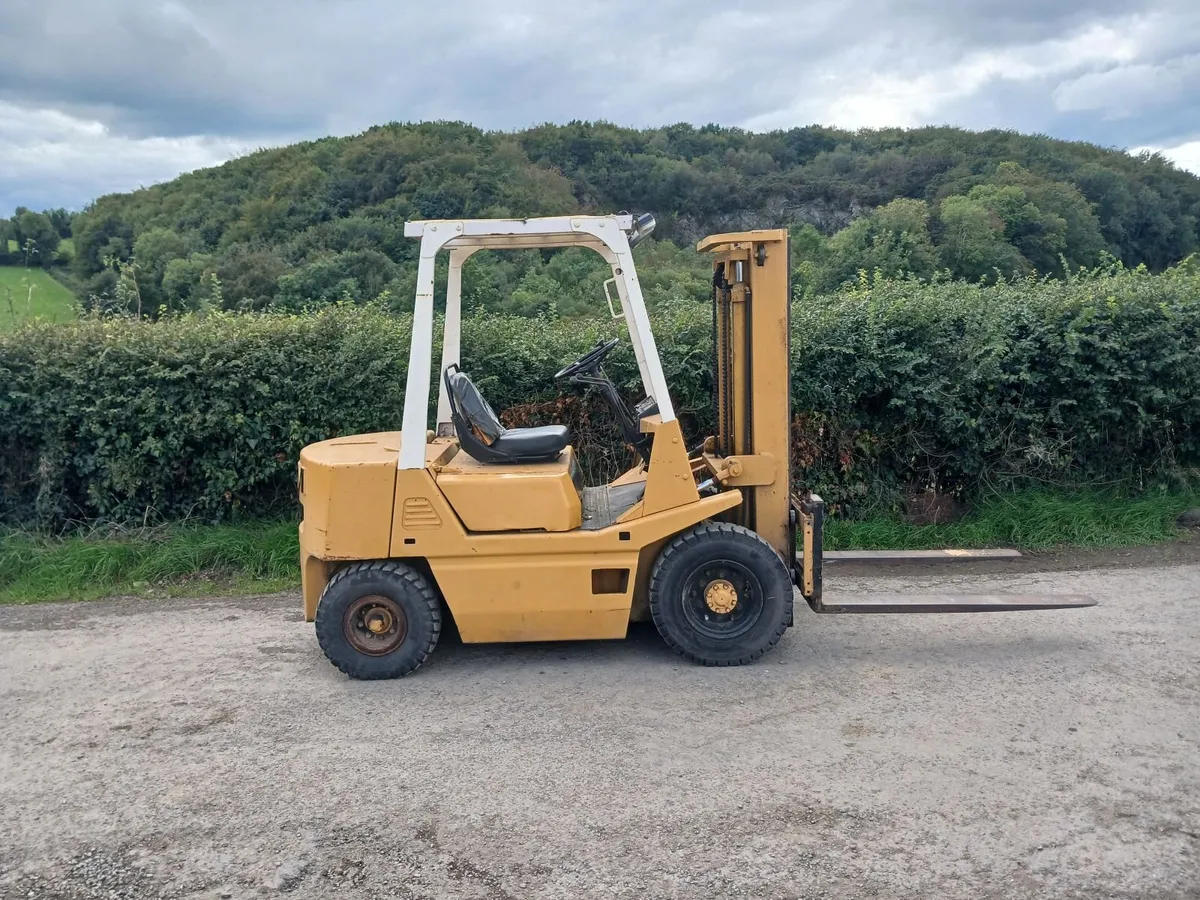 TCM 2.5 ton diesel  Forklift - Image 1