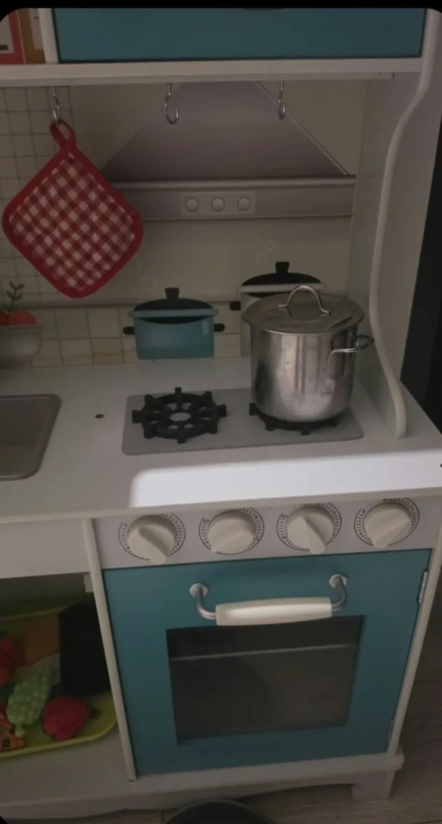 Big Wooden Kitchen - Image 3