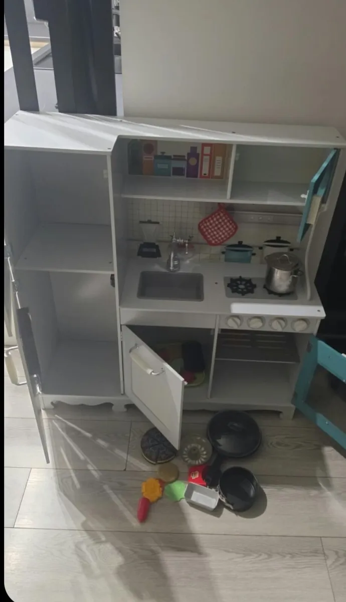Big Wooden Kitchen - Image 2