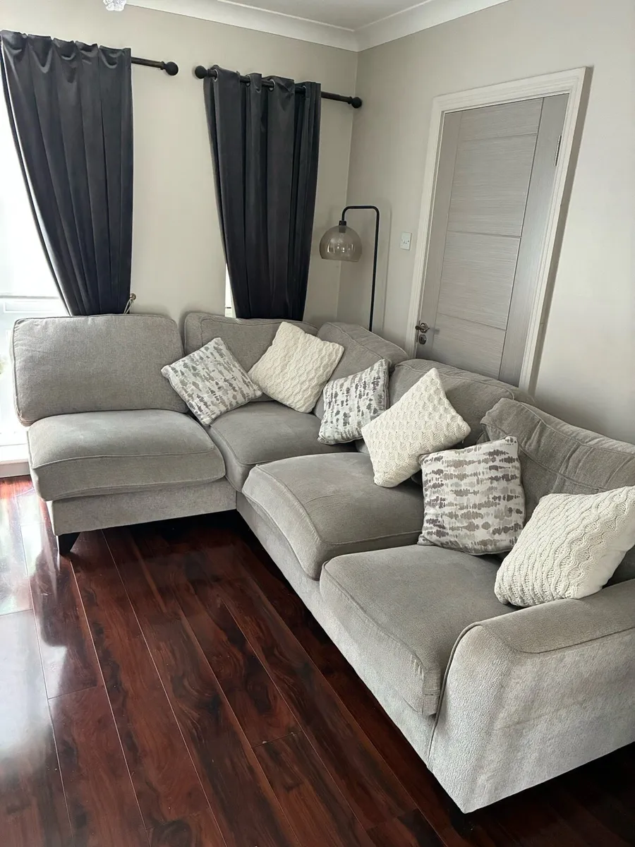 Corner sofa and love seat - Image 2