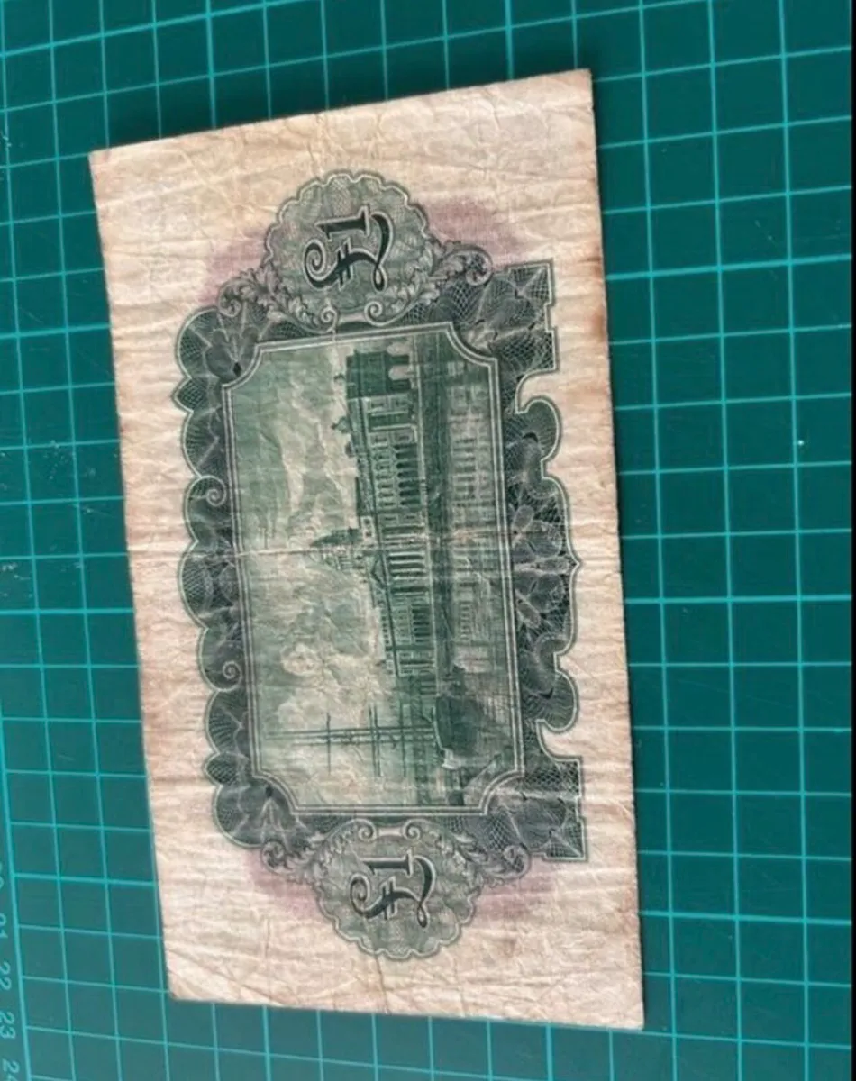 1938 Irish Ploughman One Pound Banknote - Image 4
