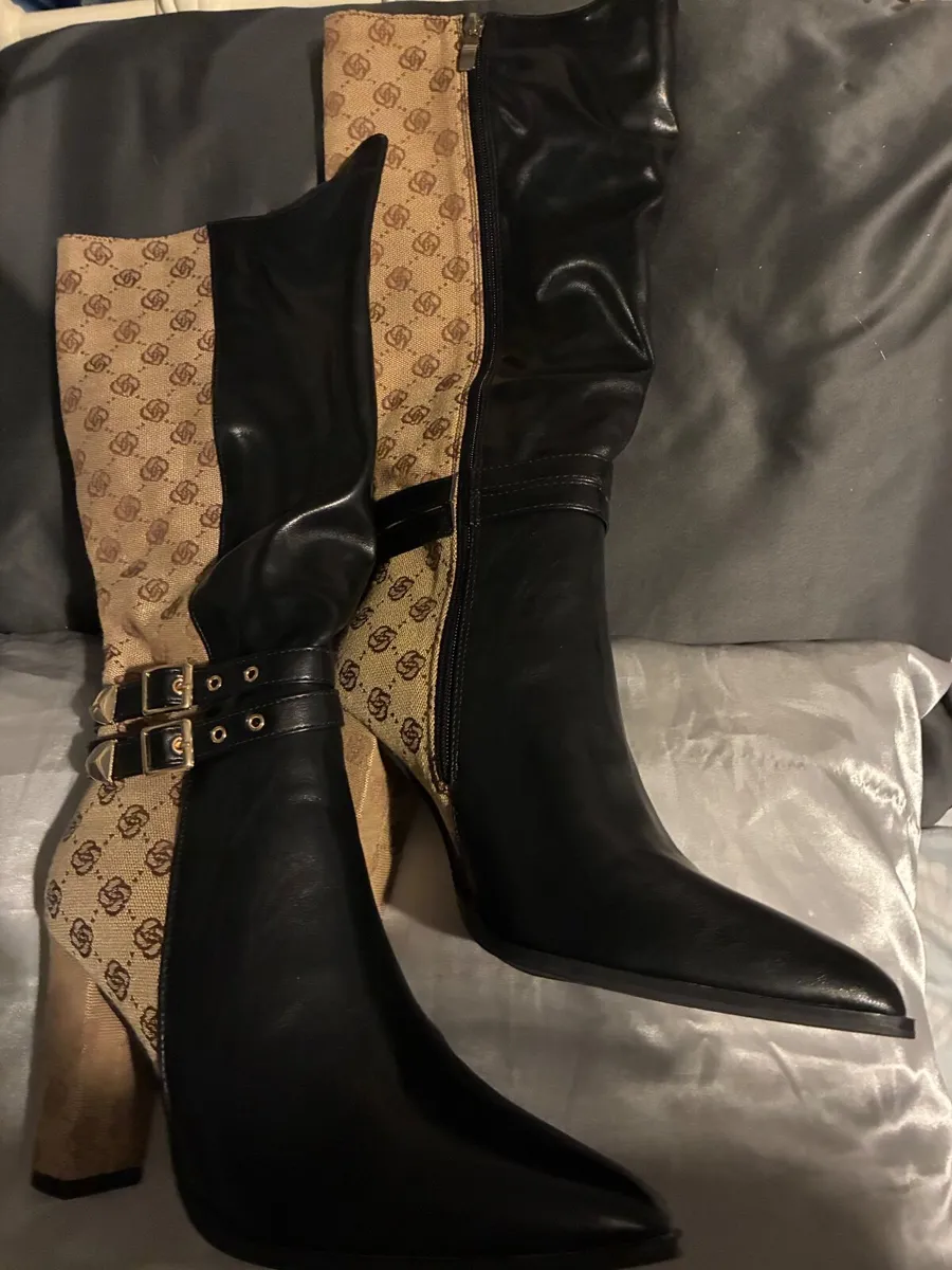 Boots stunning high heeled black,pattern fabric - Image 1