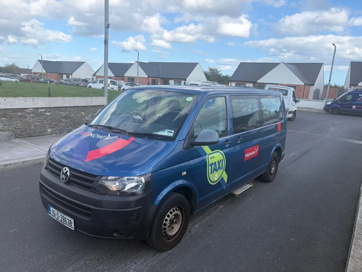 2015 Volkswagen caravel 2.0 Tdi Dsg - Image 2