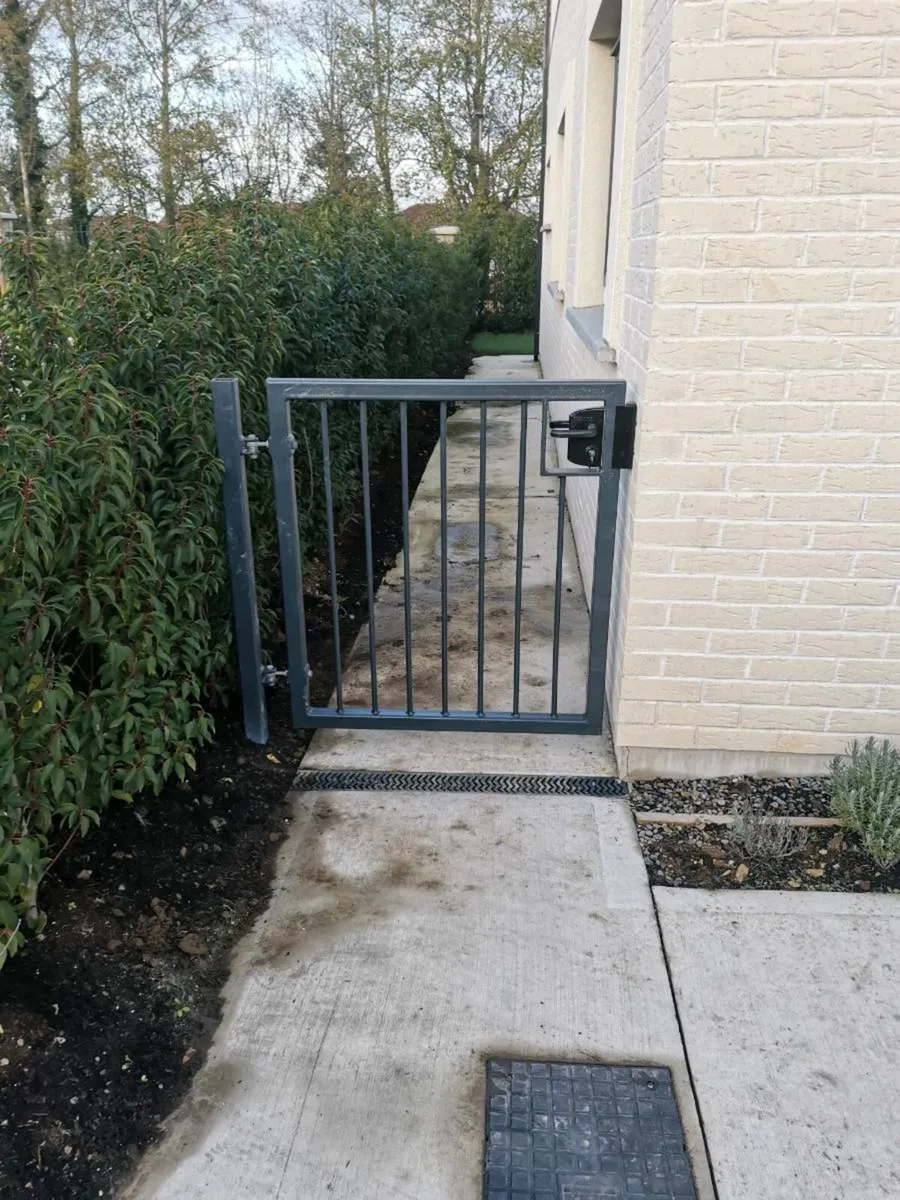 Gate - Image 4