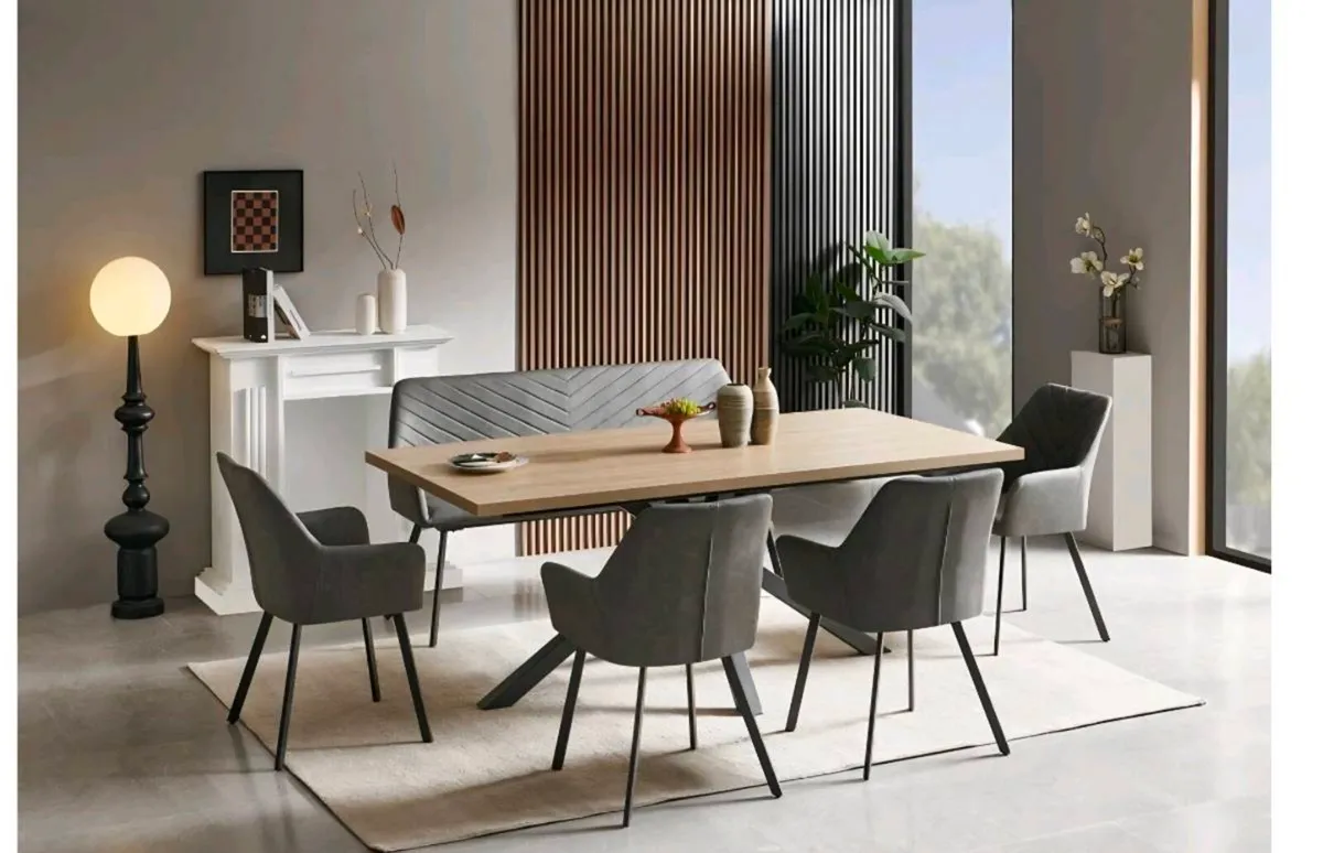 Table and Chairs - Image 1