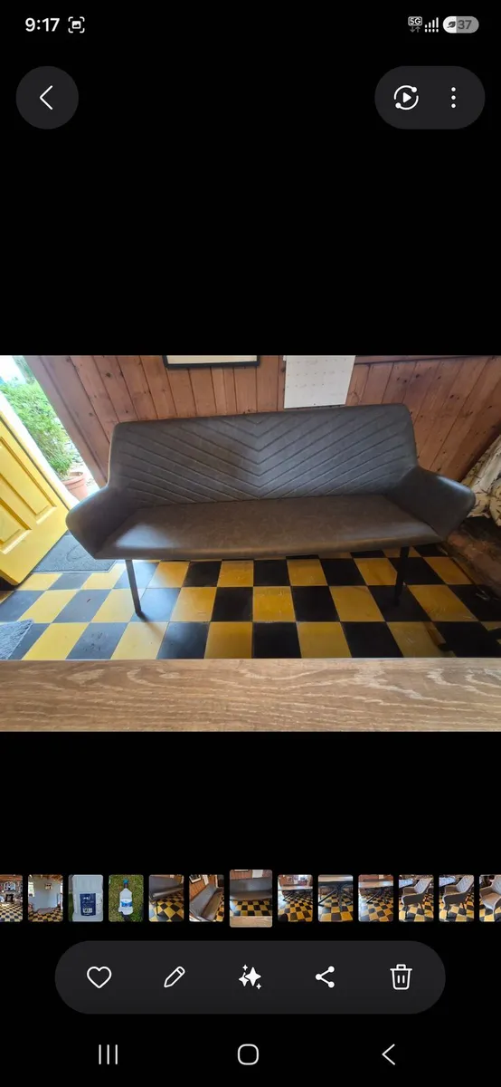 Table and Chairs - Image 4