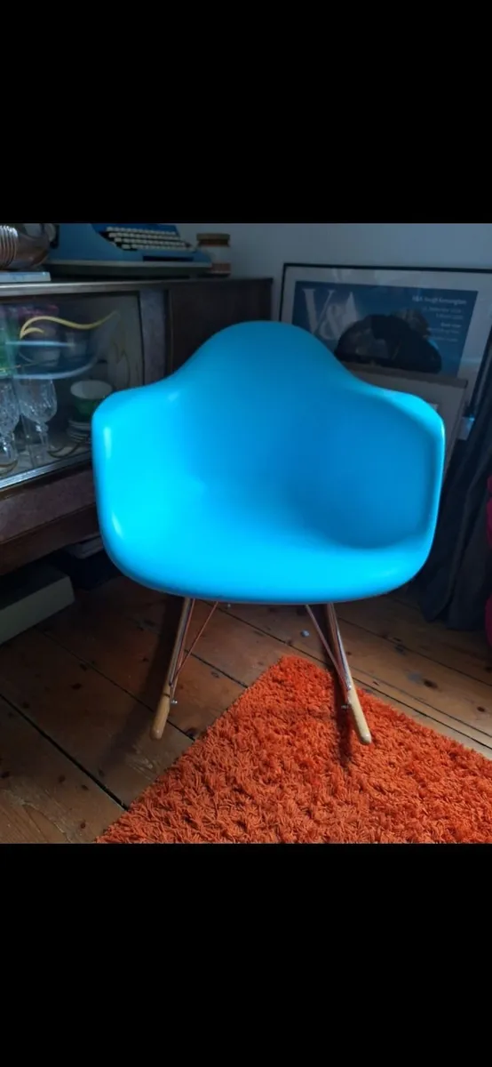 Retro chair - Image 2