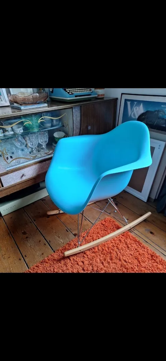 Retro chair - Image 1