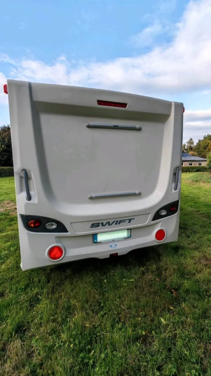 Caravan - Image 2