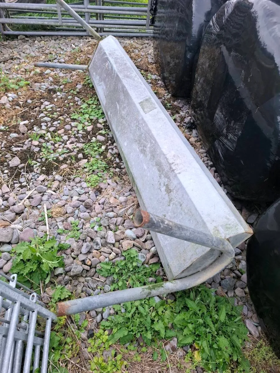 2 Cattle feeding trough - Image 2