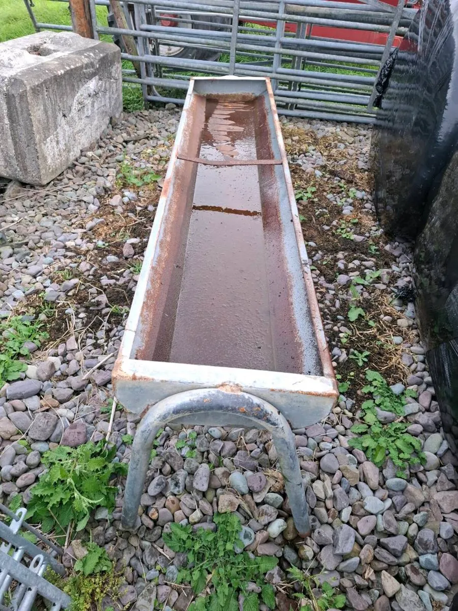 2 Cattle feeding trough - Image 1