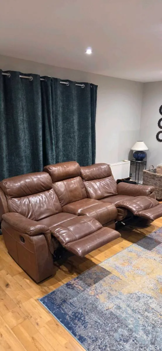 3 seater recliner Brown leather - Image 1