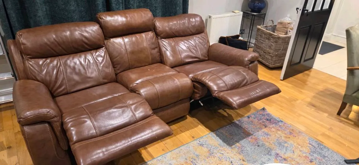 3 seater recliner Brown leather - Image 2