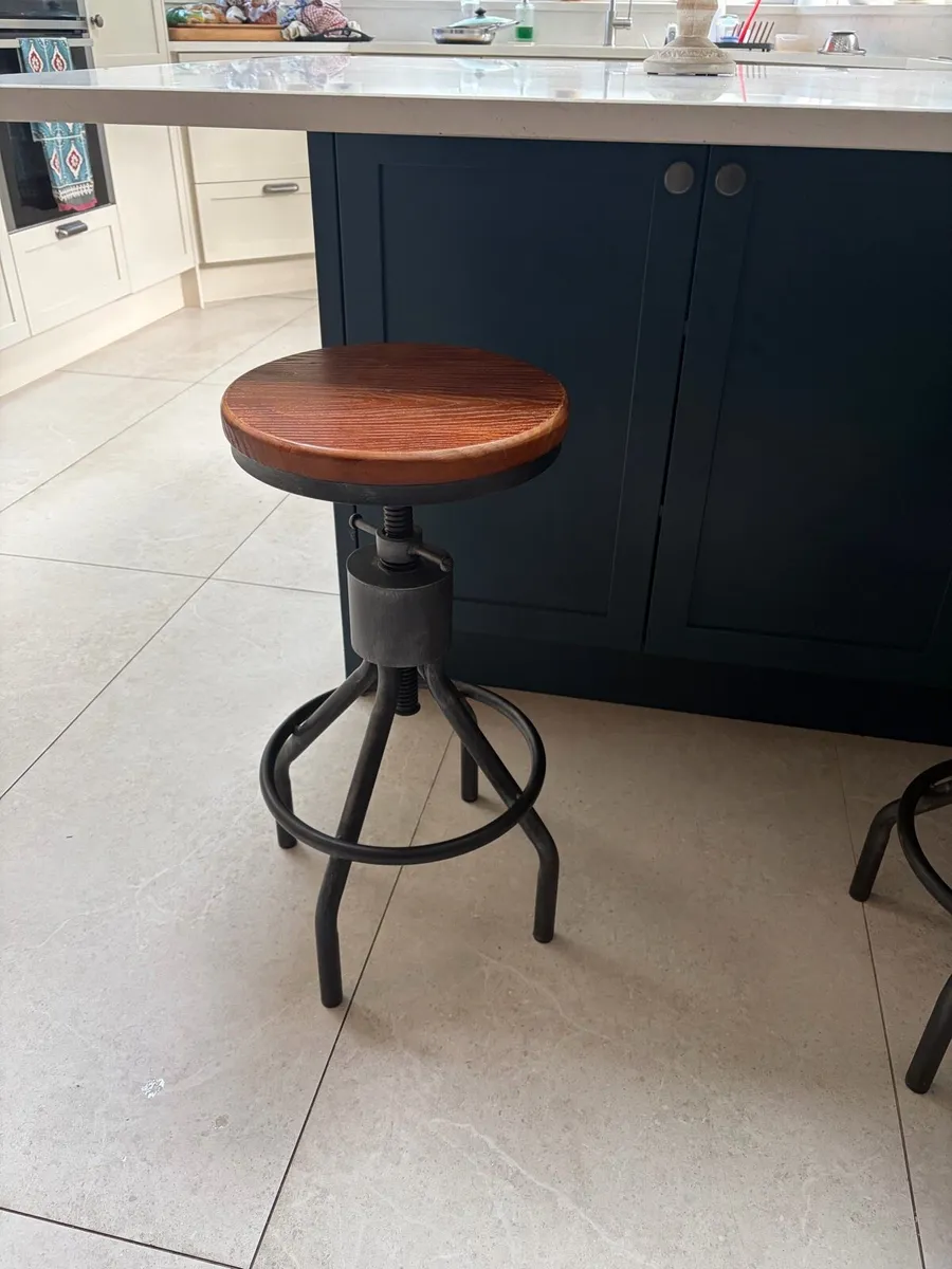 swivel bar stools - Image 4