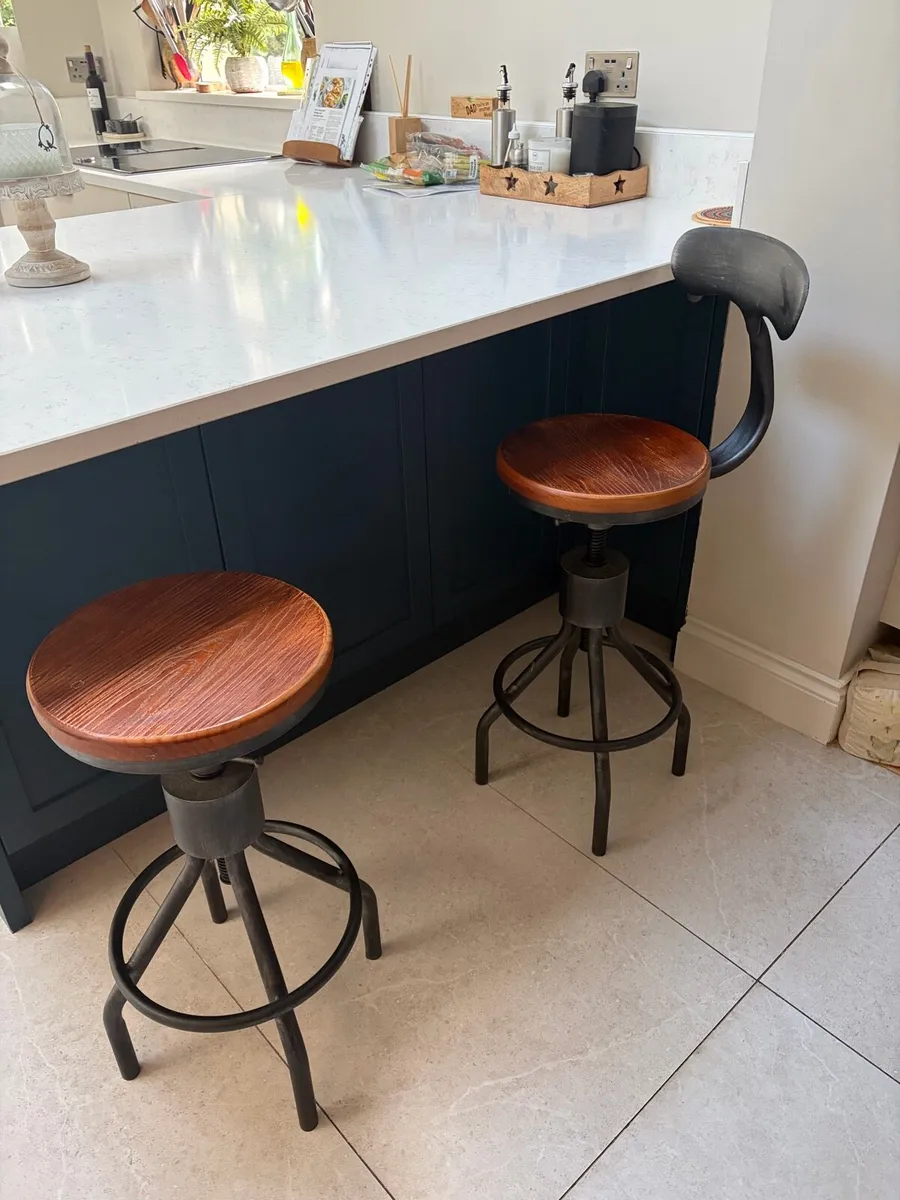 Vintage swivel bar stools - Image 3