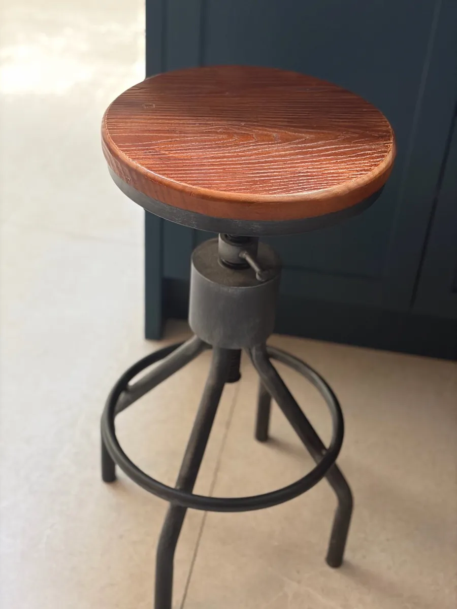 Vintage swivel bar stools - Image 4