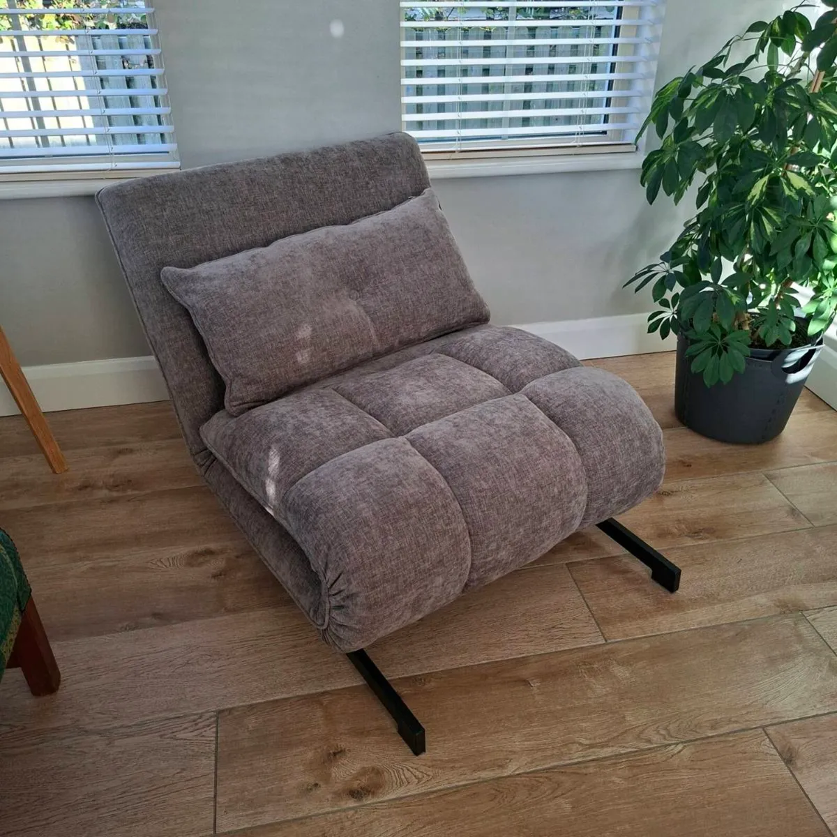 Single sofa bed - Image 1